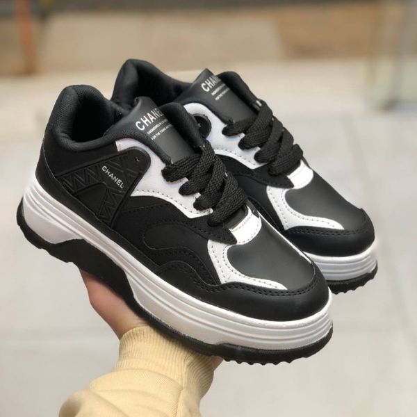 کفش لژدار چرم زنانه مدل چنل مشکی سفید