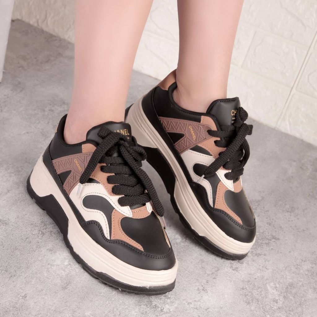 فروش اینترنتی کفش لژدار چرم زنانه مدل چنل مشکی کرم