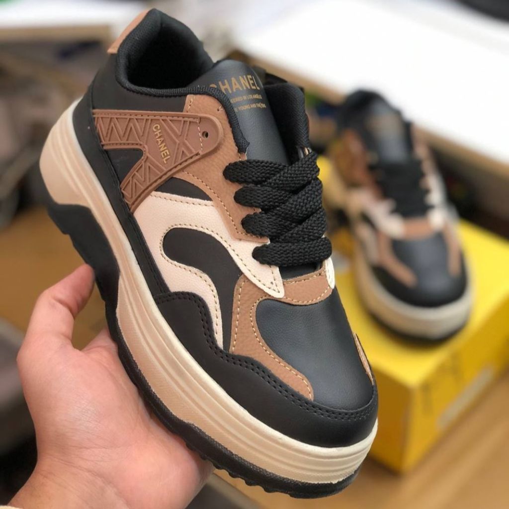 مشخصات کفش لژدار چرم زنانه مدل چنل مشکی کرم