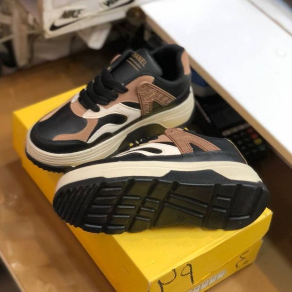 کفش لژدار چرم زنانه مدل چنل مشکی کرم