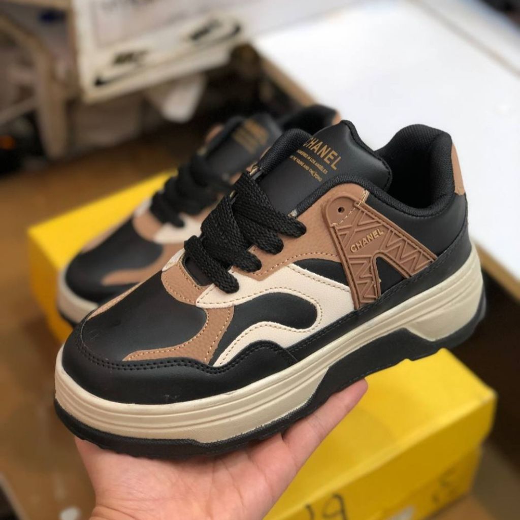 مشخصات کفش لژدار چرم زنانه مدل چنل مشکی کرم