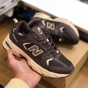خرید اینترنتی قیمت کفش نیوبالانس 530 زنانه رنگ خاص قهوه ای