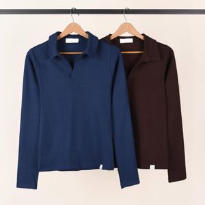 خرید آنلاین بلوز یقه شکاری کشبافت زنانه