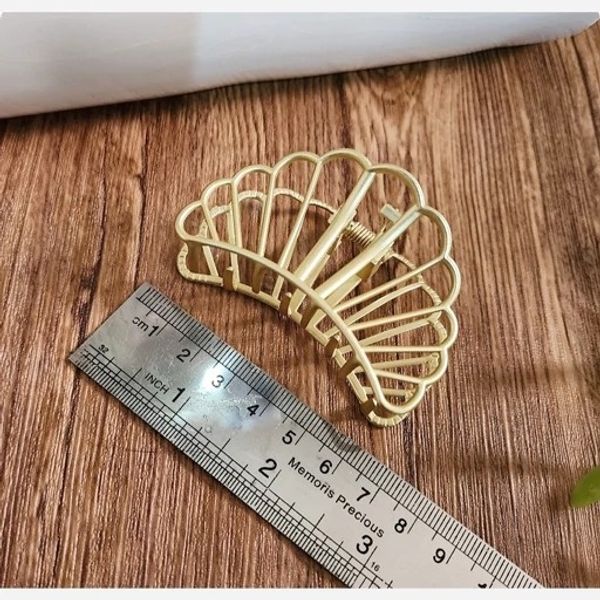 کلیپس فلزی طرح صدف