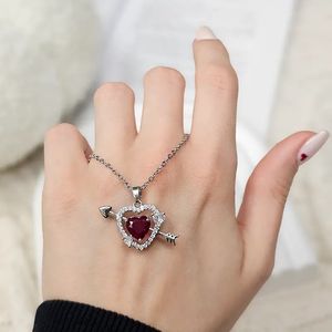 خرید اینترنتی گردنبند قلب قرمز و تیرکمان (وارداتی) استیل رنگ ثابت