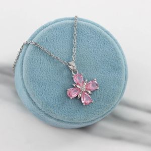 خرید اینترنتی گردنبند شکوفه رنگ ثابت