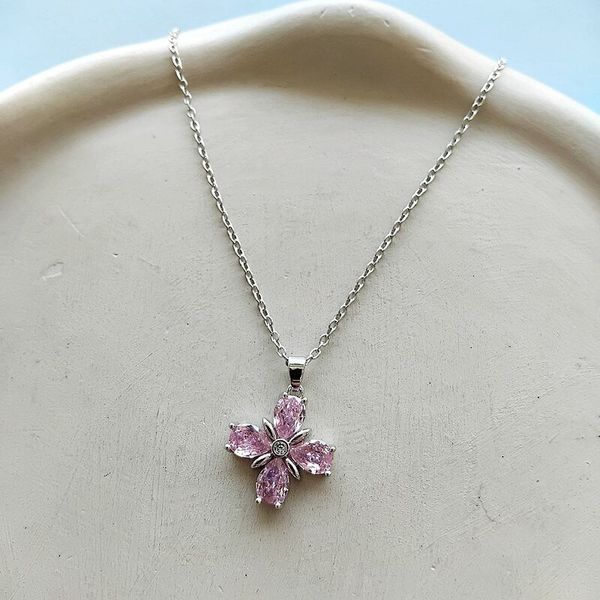 گردنبند شکوفه رنگ ثابت