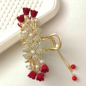 کلیپس مجلسی فلزی شکوفه آویزدار با آبکاری درجه1 برای استایل خاص