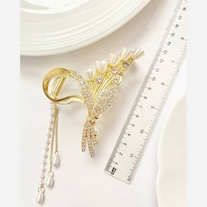 خرید اینترنتی قیمت کلیپس مجلسی خوشه گل آویزدار