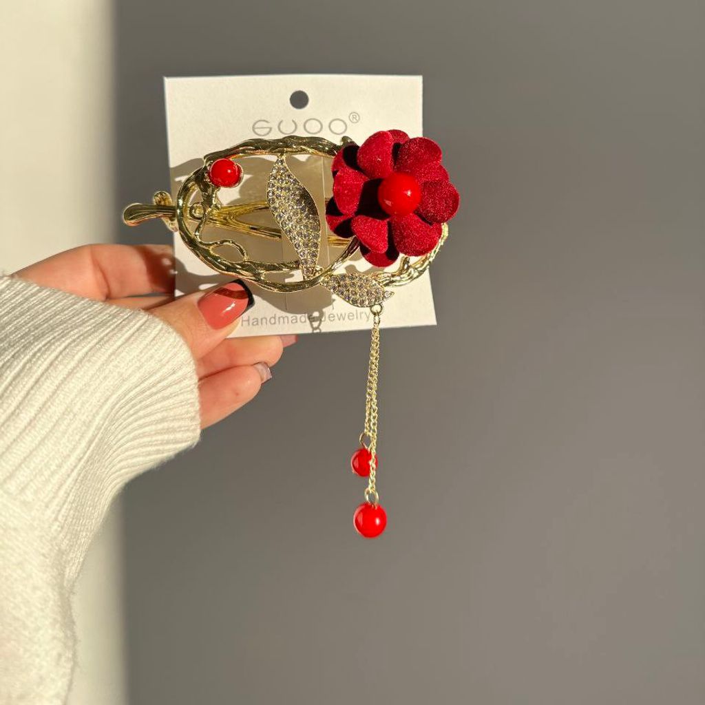 خرید آنلاین گیره چفتی مجلسی فلزی طرح گل آویزدار