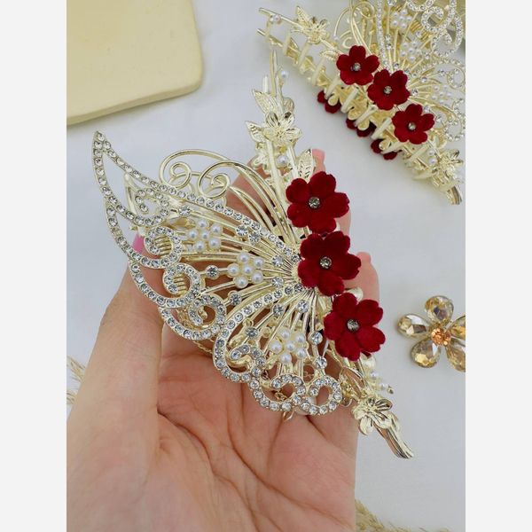 کلیپس مجلسی فلزی رز قرمز آویزدار