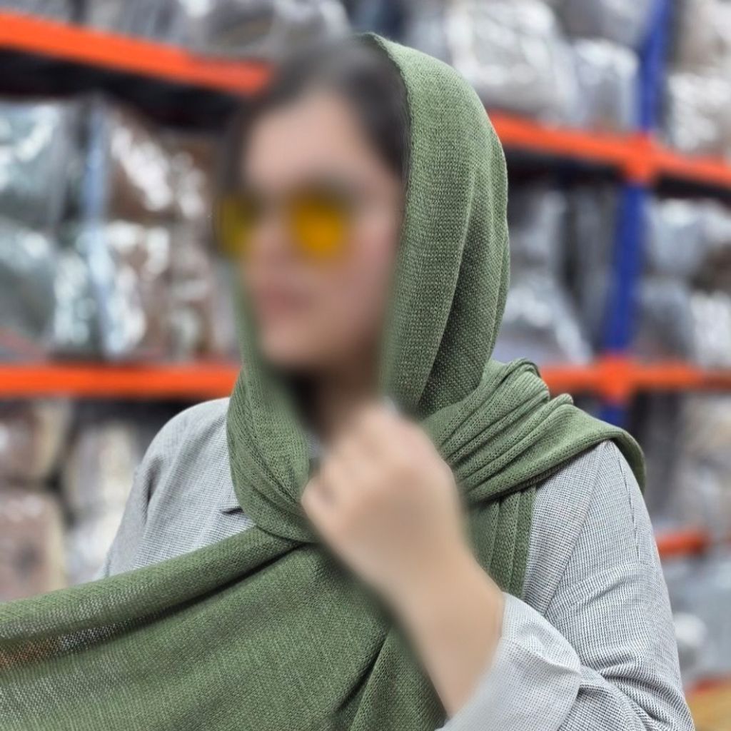 فروش اینترنتی شال بافت زنانه رنگی | گرم، نرم و مناسب استایل زمستانی با رنگ‌بندی جذاب