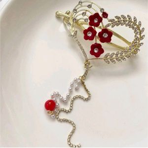 خرید اینترنتی قیمت گیره چفتی مجلسی فلزی طرح قلب و رز قرمز با آویز بلند - زیبایی همیشگی