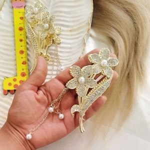 قیمت ارزان کلیپس مجلسی فلزی2گل آویزدار