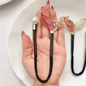 مشخصات باندفرمجلسی پری دریایی قرمز