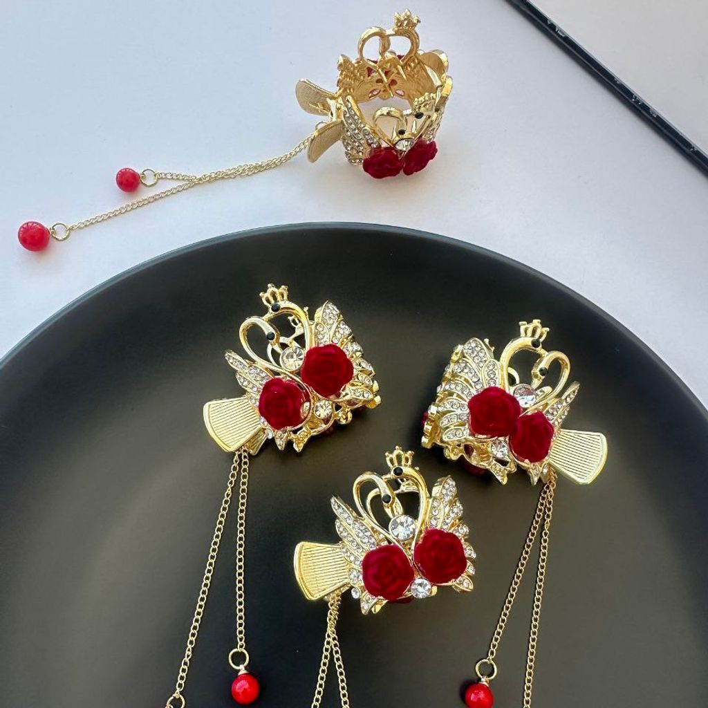 خرید آنلاین کلیپس سامورایی مجلسی فلزی طرح قو آویزدار