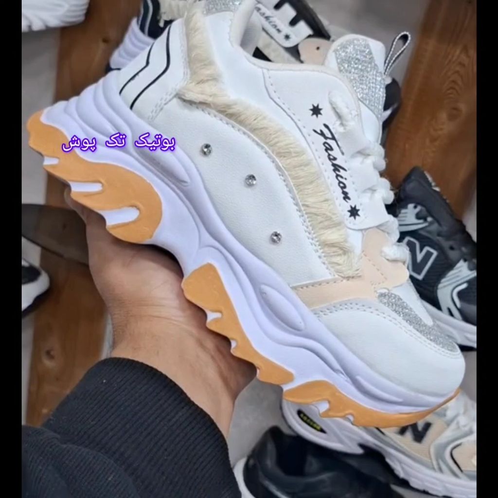 خرید اینترنتی کفش اسپرت زنانه فشیون لژدار