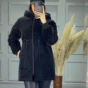 مشخصات کاپشن مایاخوب زیبا