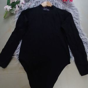 بادی یقه نگین