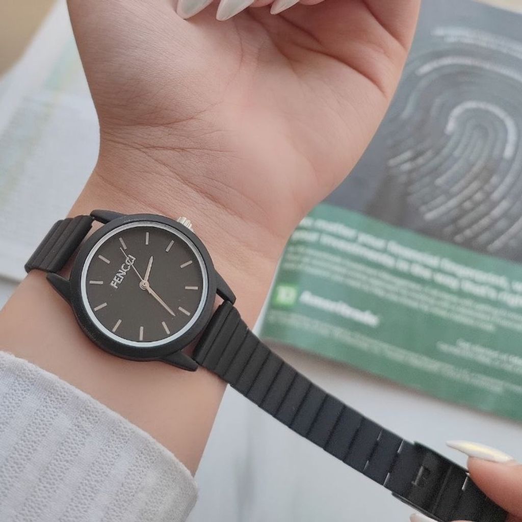 خرید انلاین ساعت مینیمال زنانه مارک FENCCl