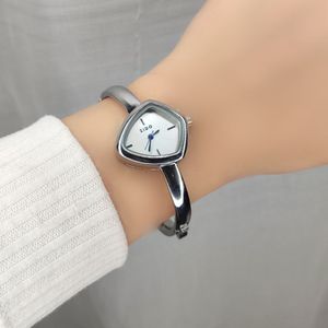 خرید انلاین ساعت زنانه النگویی مارک zido