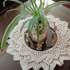 رومیزی مکرومه گرد طرح مینو