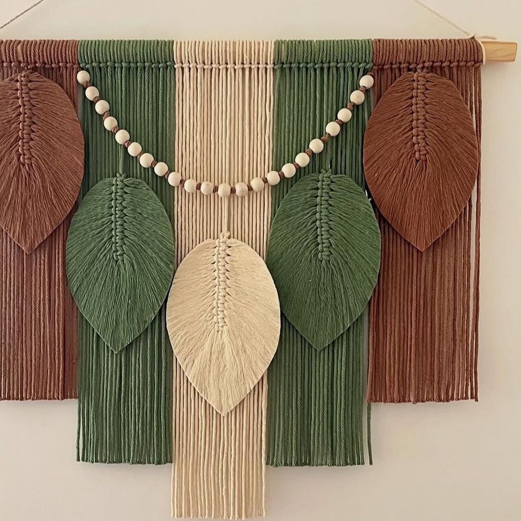 خرید انلاین دیوار کوب پر بر‌گ مکرومه بافی