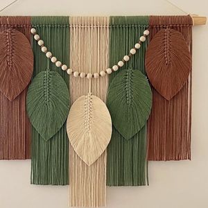 خرید انلاین دیوار کوب پر بر‌گ مکرومه بافی