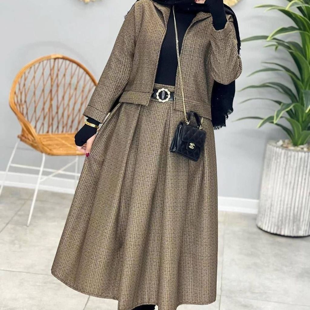 مشخصات کت و دامن زنانه