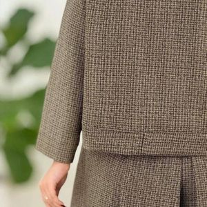 فروش اینترنتی کت و دامن زنانه