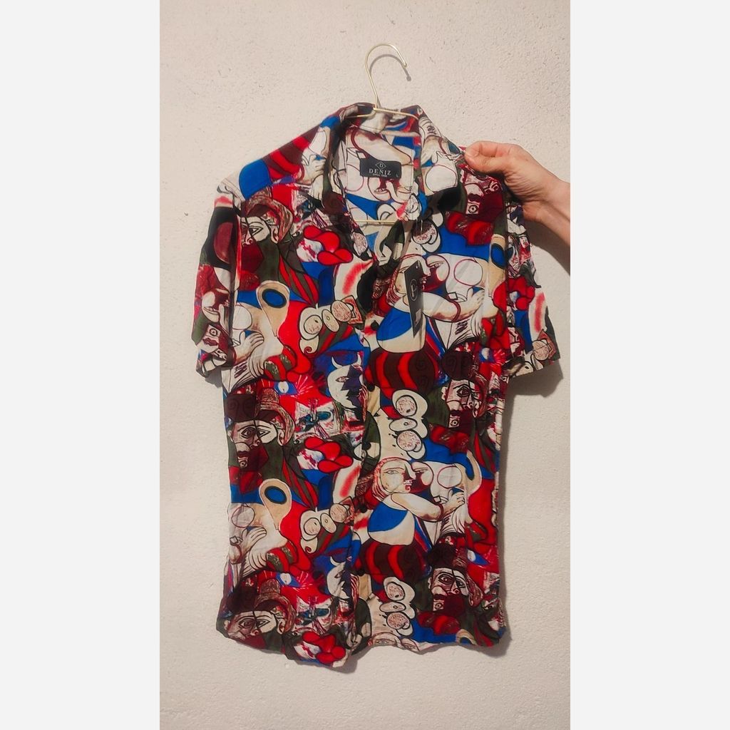 مشخصات پیراهن هاوایی 