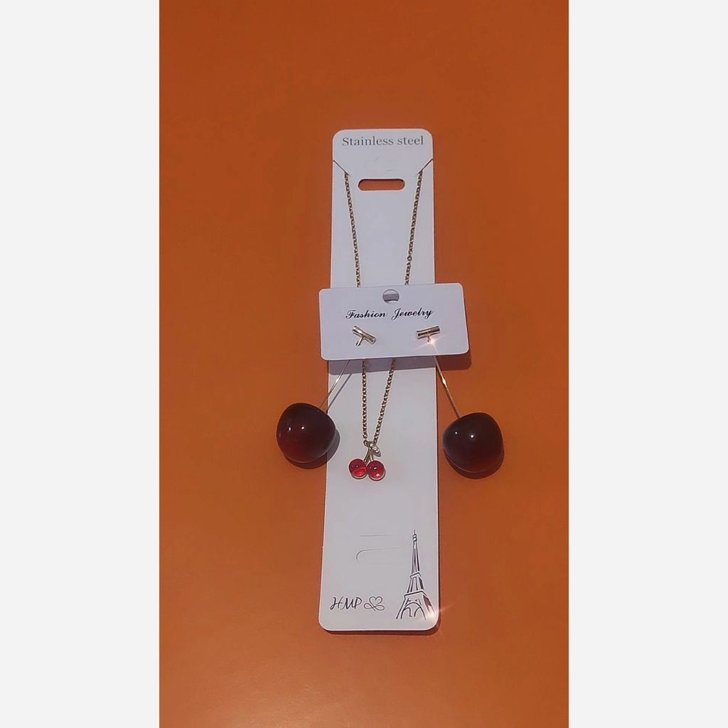 خرید آنلاین گوشواره و گردنبند آلبالو گیلاس