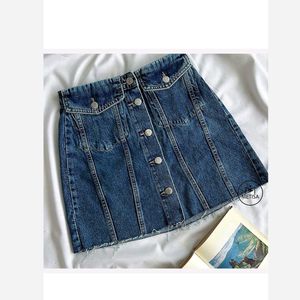 خرید اینترنتی دامن جین زنانه پشت چاکدار