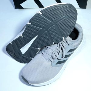 خرید آنلاین کفش مردانه اسپرت آدیداس Galaxy 6M طوسی