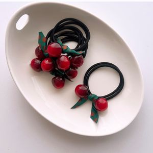 کش مو زنانه گیلاسی