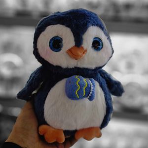 عروسک پنگوین چشم‌ تیله‌ای