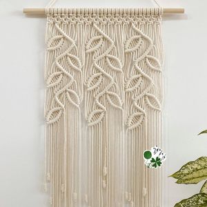 دیوارکوب مکرومه بافی طرح ،،جوانه ی بهار،، چشم نواز