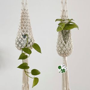 فروش اینترنتی آویز دیواری گل وگلدان مکرومه بافی