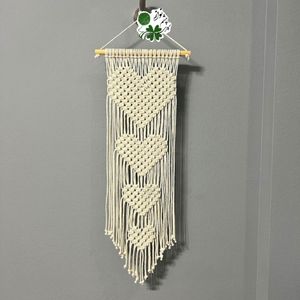 آویز دیواری مکرومه بافی طرح،، دل بافت ،،چشم نواز