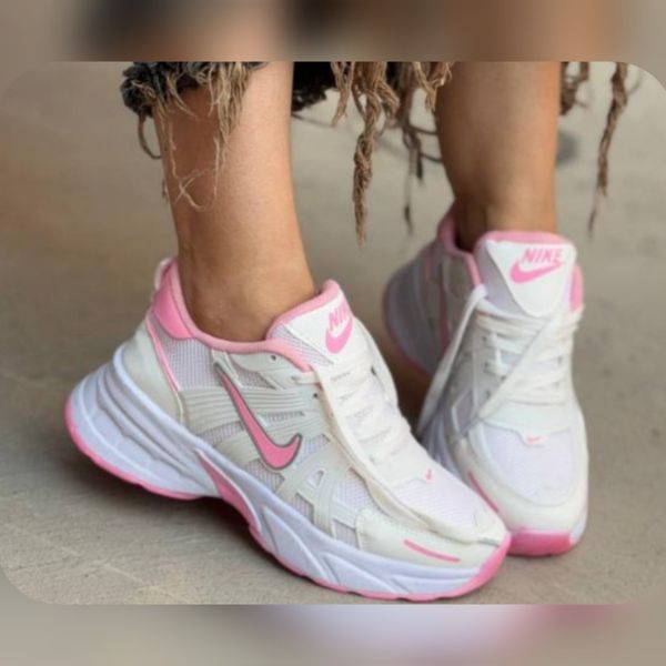 کفش اسپرت برند V2K ویتوکی ترند سال سایز 37 تا 40 قیمت استثنایی کفش الماس