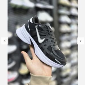 فروش اینترنتی کفش اسپرت برند V2K ویتوکی ترند سال سایز 37 تا 40 قیمت استثنایی کفش الماس