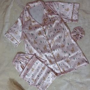 خرید اینترنتی شومیز وشلوار ساتن ابریشم زنانه طرح آهو