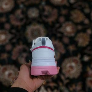 خرید انلاین کفش اسپرت برند اصل V2K ویتوکی ترند سال سایز 37 تا 40