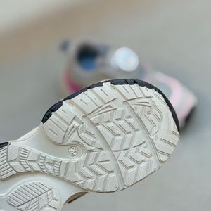 خرید اینترنتی قیمت کتونی بچگانه طرح M از کاکا کد 4102002