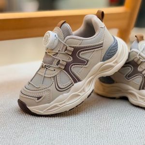 خرید اینترنتی قیمت کتونی بچگانه طرح M از کاکا کد 4102002