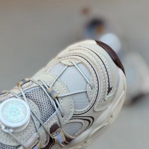 خرید اینترنتی قیمت کتونی بچگانه طرح M از کاکا کد 4102002