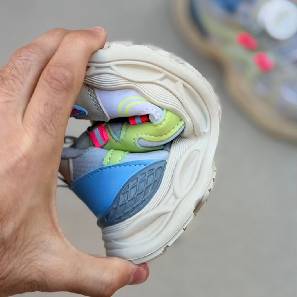 خرید اینترنتی قیمت کتونی بچگانه طرح M از کاکا کد 4102002