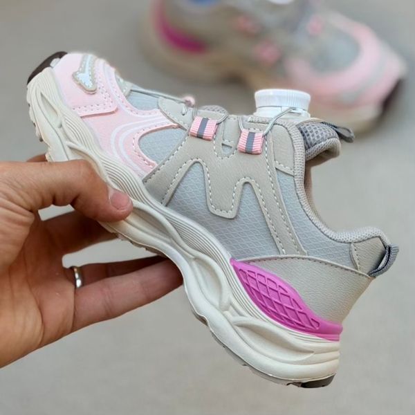 کتونی بچگانه طرح M از کاکا کد 4102002