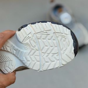 خرید اینترنتی قیمت کتونی بچگانه طرح M از کاکا کد 4102002