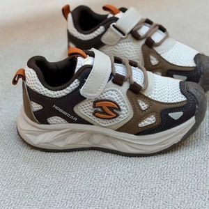 خرید اینترنتی قیمت کتونی بچگانه طرح هوبی بییر چسبی از کاکا کد 4102001